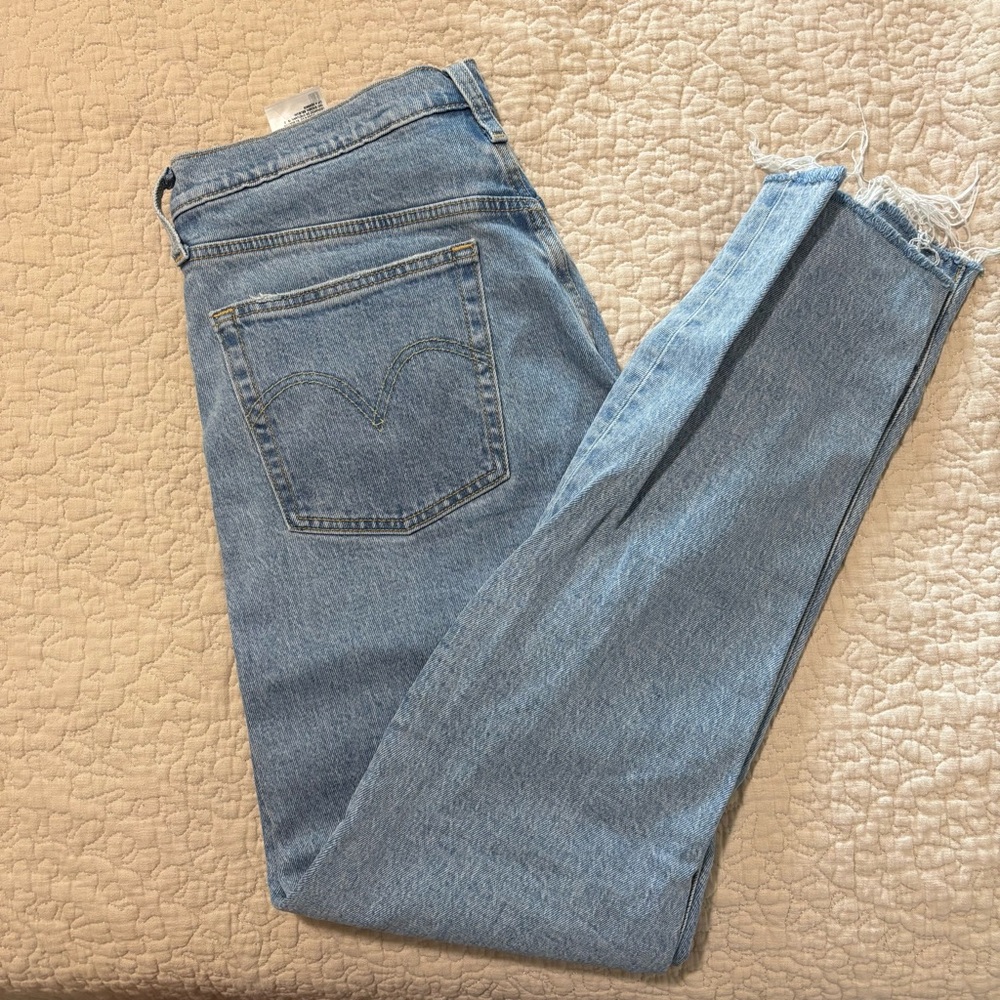 Levi's 725 High Rise Straight Jean